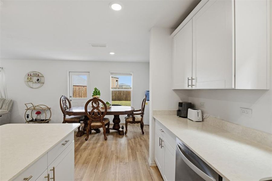 Open to breakfast and living room