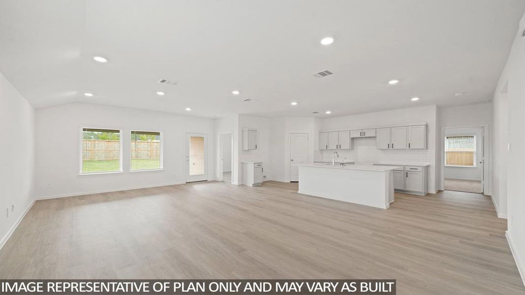 Spacious, unfurnished interior of a new home in Harrington Trails at The Canopies, Splendora (Image 14).