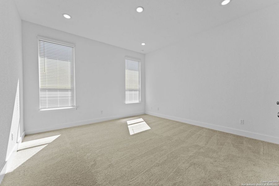 Spacious, unfurnished interior of a new home in Gatehouse: Classic Collection, New Braunfels (Image 21).