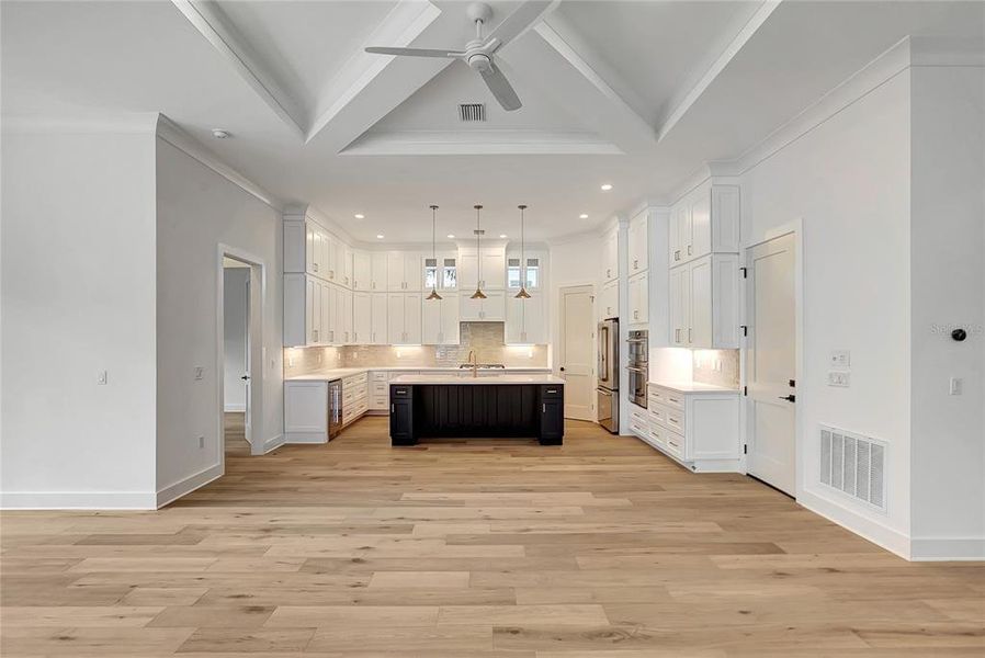 Spacious, unfurnished interior of a new home in , Tampa (Image 68). Spacious, unfurnished interior of a new home in , Tampa (Image 68).