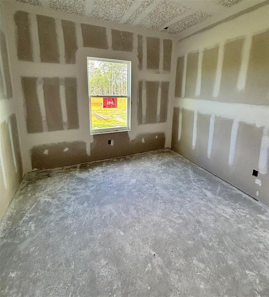 Spacious, unfurnished interior of a new home in , Keystone Heights (Image 9).