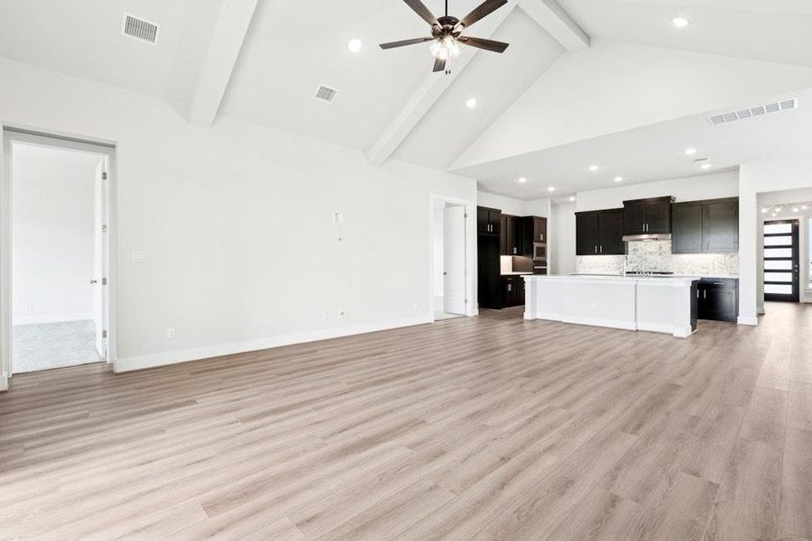 Spacious, unfurnished interior of a new home in University Heights, Round Rock (Image 15). Spacious, unfurnished interior of a new home in University Heights, Round Rock (Image 15).