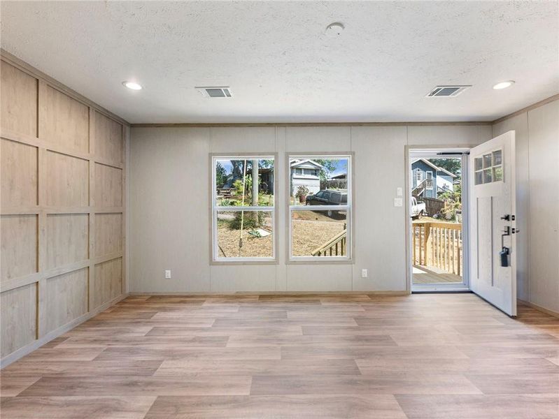Spacious, unfurnished interior of a new home in , Gainesville (Image 16).