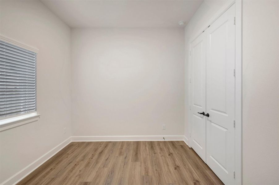 Spacious, unfurnished interior of a new home in Harvest Green - Reserve Collection, Richmond (Image 25).