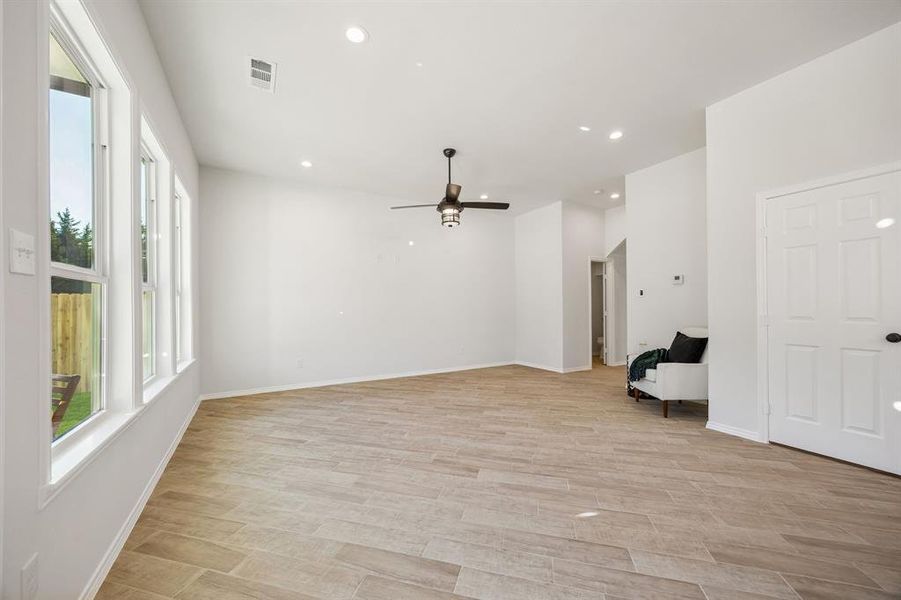 Spacious, unfurnished interior of a new home in , Ennis (Image 19).