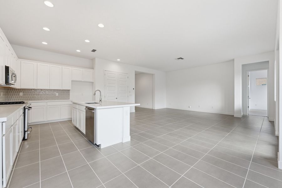 Image 30 representing the Bedford by Taylor Morrison in Combs Ranch, Queen Creek, AZ. Image 30 representing the Bedford by Taylor Morrison in Combs Ranch, Queen Creek, AZ.