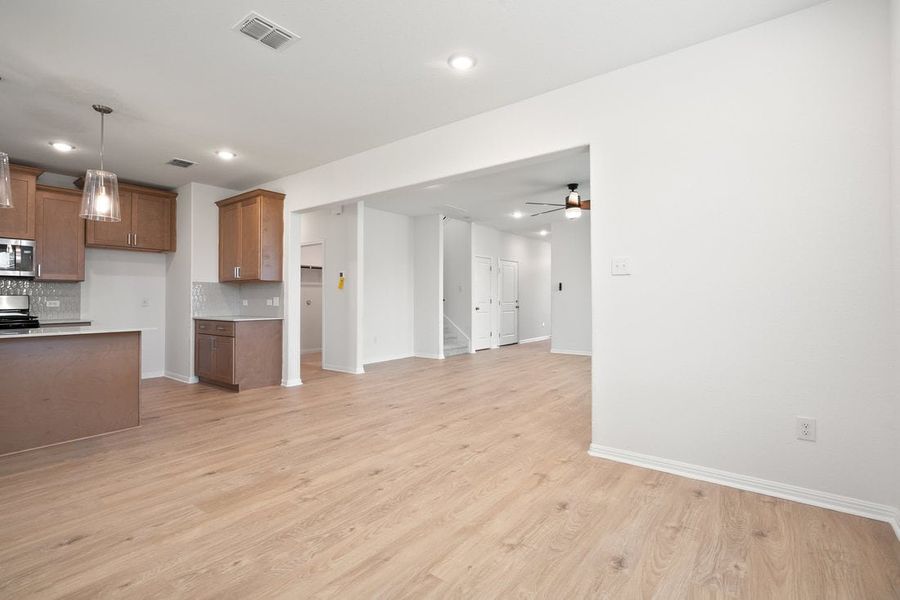 Spacious, unfurnished interior of a new home in The Hills of Bear Creek, Manchaca (Image 27).