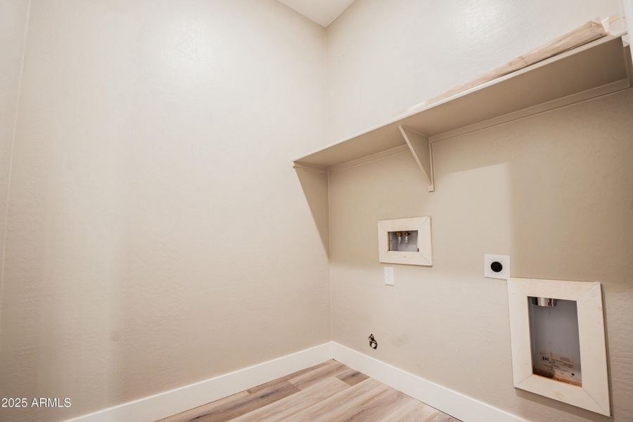 tempImageevF2kz tempImageevF2kz