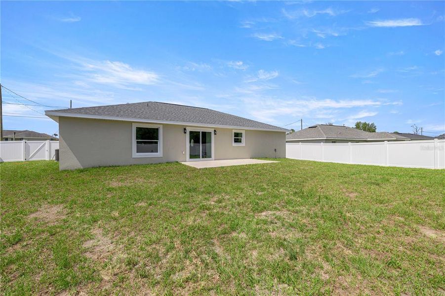 Exterior details and patio area of a home in , Ocala (Image 3).