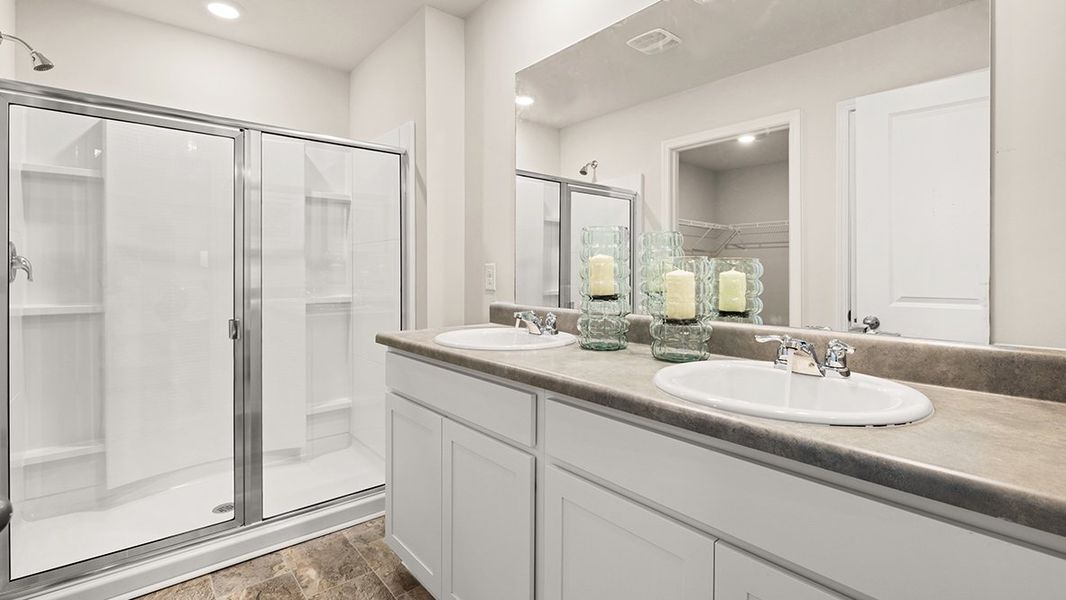 Representative furnished interior of a home built from the Cabral by D.R. Horton in Poplar Preserve, Newnan (Image 13).