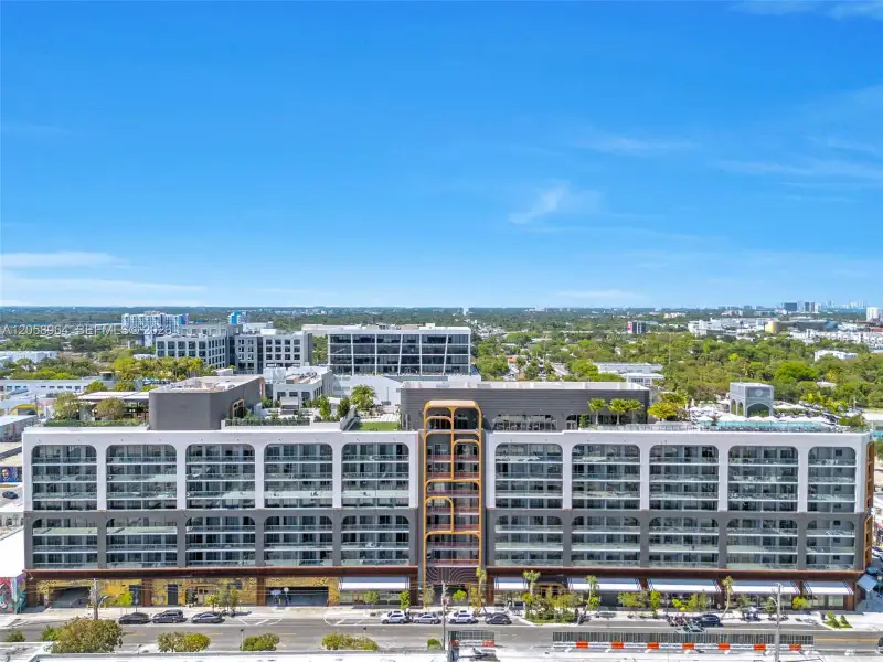 Condo located in Miami, FL showcasing its design and architecture (Image 2). Condo located in Miami, FL showcasing its design and architecture (Image 2).