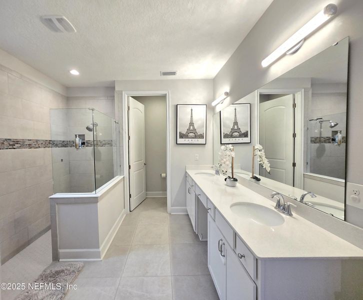 Furnished interior view inside a new home in Sandy Creek, St. Augustine (Image 16).