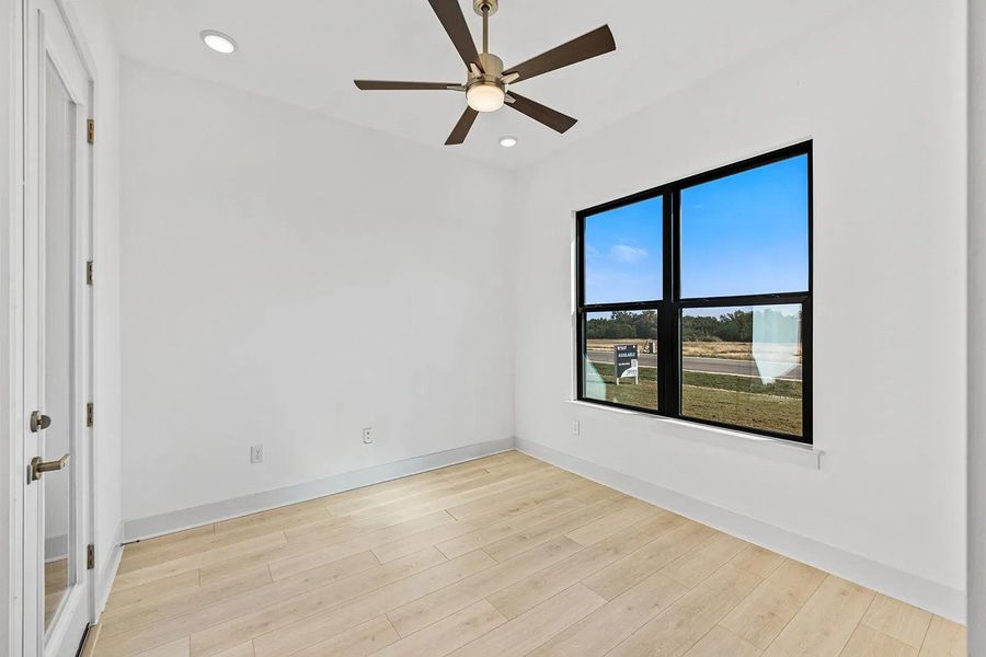 Grandview B home office