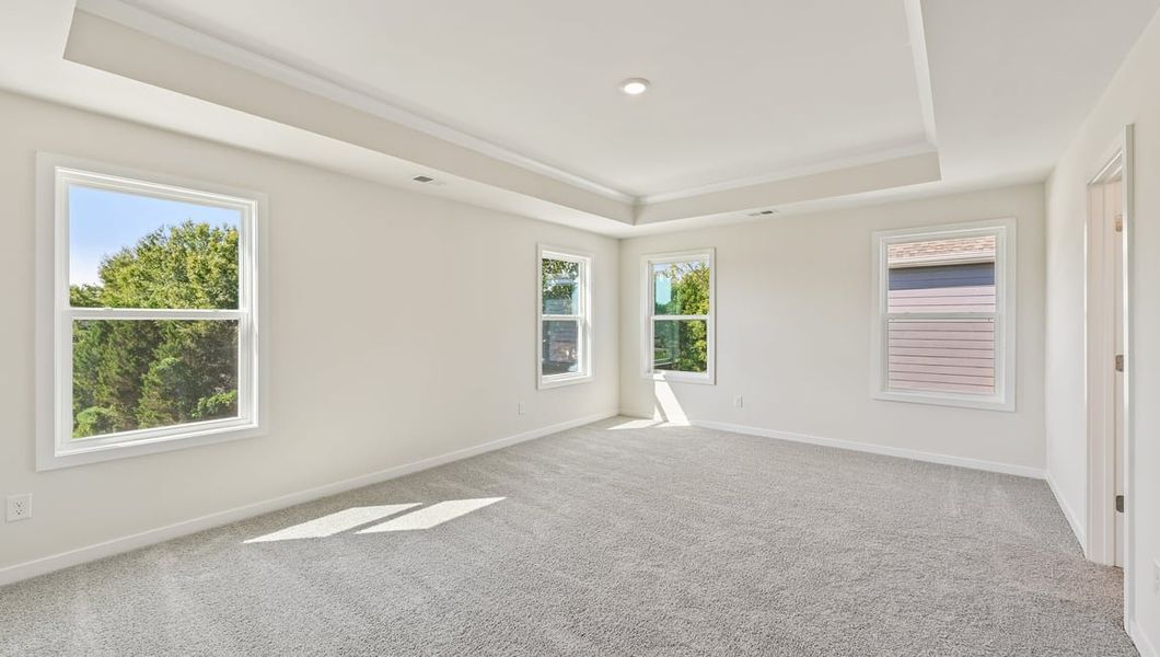 Spacious, unfurnished interior of a new home in Oak Grove Hill, Huntersville (Image 31).