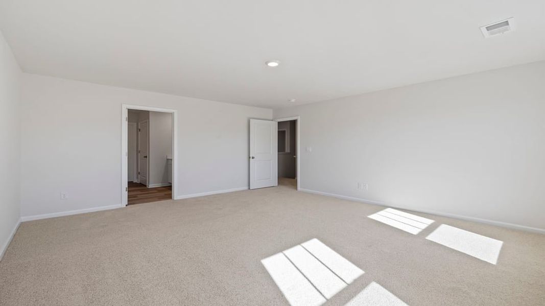 Spacious, unfurnished interior of a new home in Cedar Gap, Fountain Inn (Image 30).