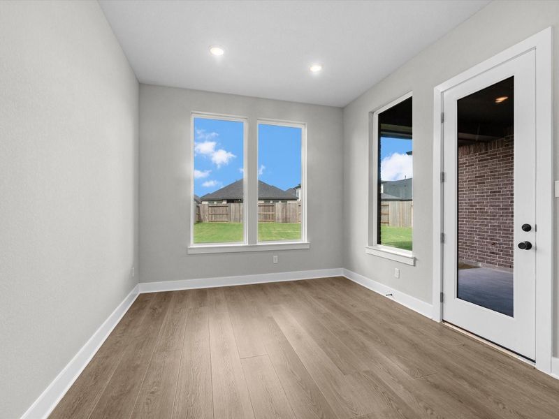 Spacious, unfurnished interior of a new home in Trillium, Richmond (Image 18).