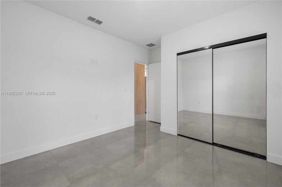 Spacious, unfurnished interior of a new home in , Palm Bay (Image 24).