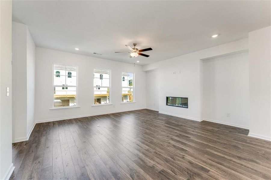 Spacious, unfurnished interior of a new home in Somerset at Veterans Memorial, Mableton (Image 16).
