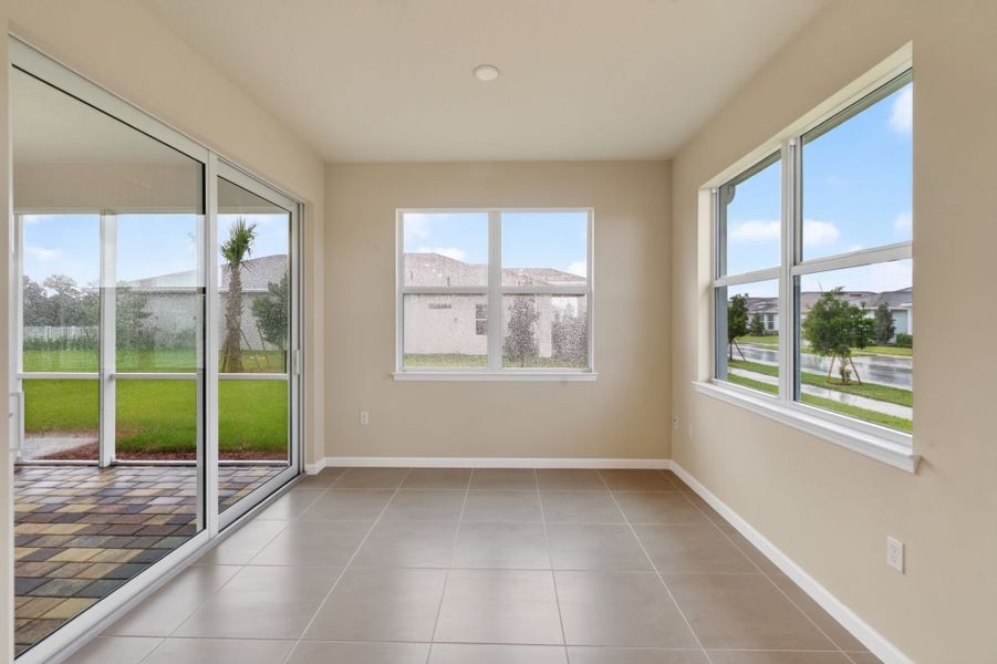Spacious, unfurnished interior of a new home in Del Webb Tradition, Port St. Lucie (Image 26).