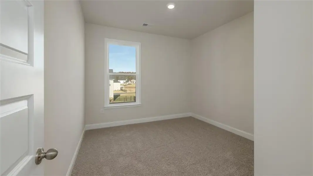 Spacious, unfurnished interior of a new home in Westland, Bogart (Image 21).