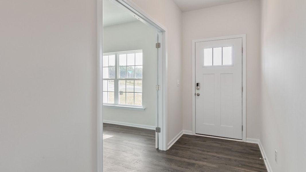 Spacious, unfurnished interior of a new home in Cambridge Park, Mebane (Image 11).