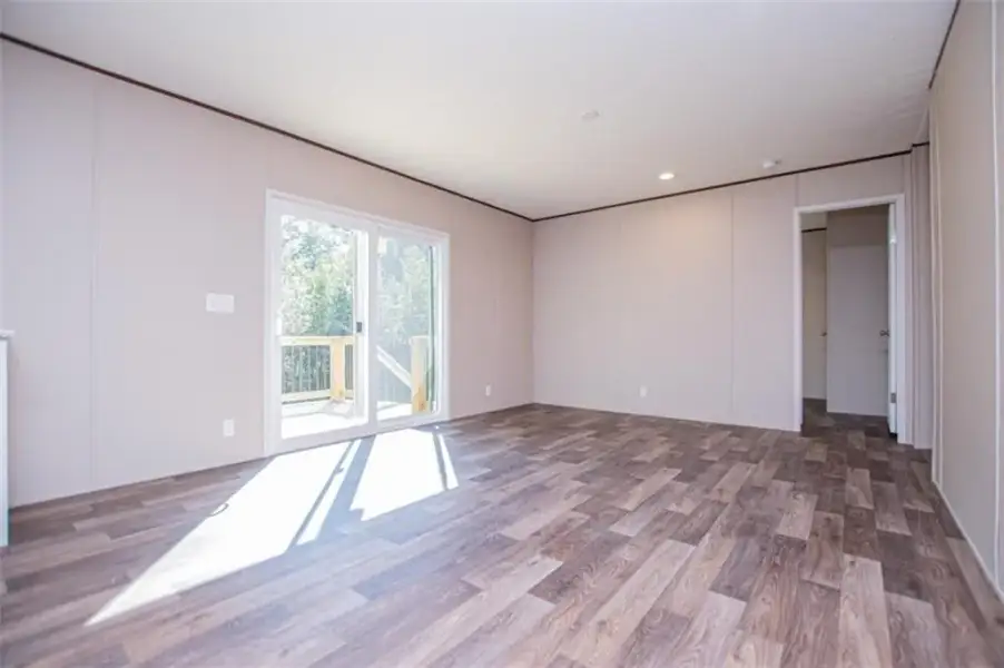 Spacious, unfurnished interior of a new home in , Bremen (Image 42). Spacious, unfurnished interior of a new home in , Bremen (Image 42).