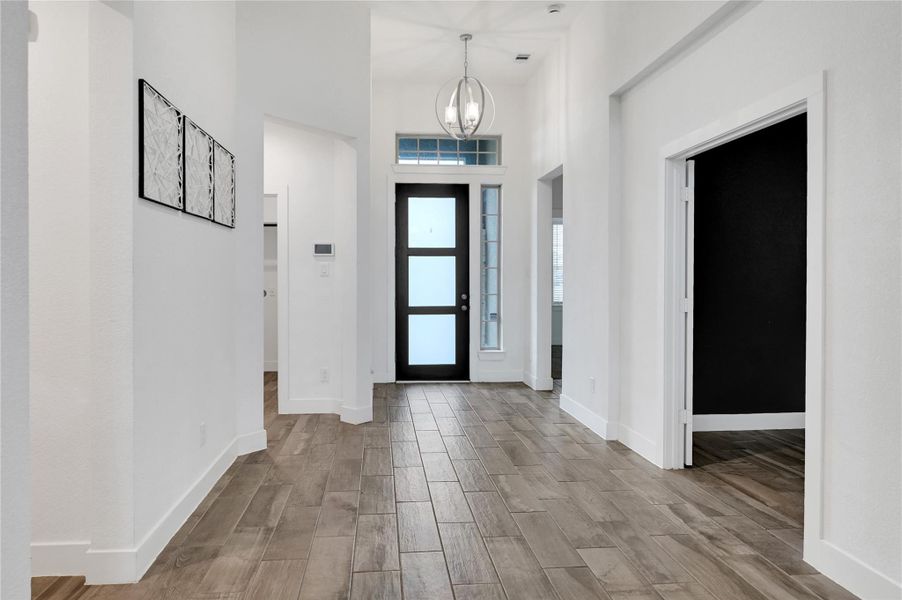 Spacious, unfurnished interior of a new home in Lago Mar, Texas City (Image 21). Spacious, unfurnished interior of a new home in Lago Mar, Texas City (Image 21).