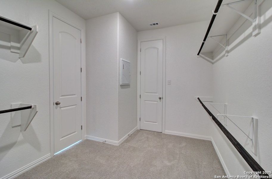 Spacious, unfurnished interior of a new home in Meyer Ranch – Premier, New Braunfels (Image 26).
