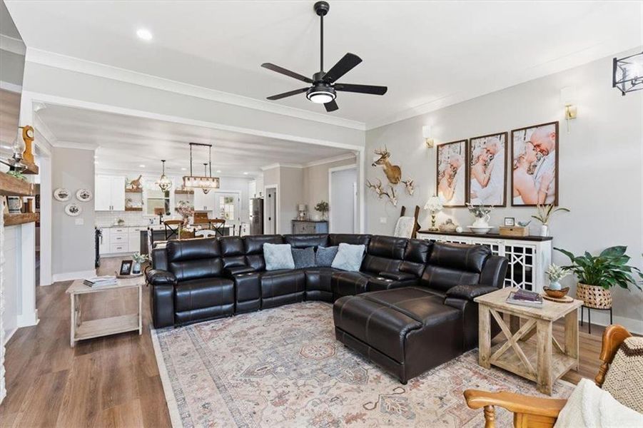 Furnished interior view inside a new home in , Calhoun (Image 17).