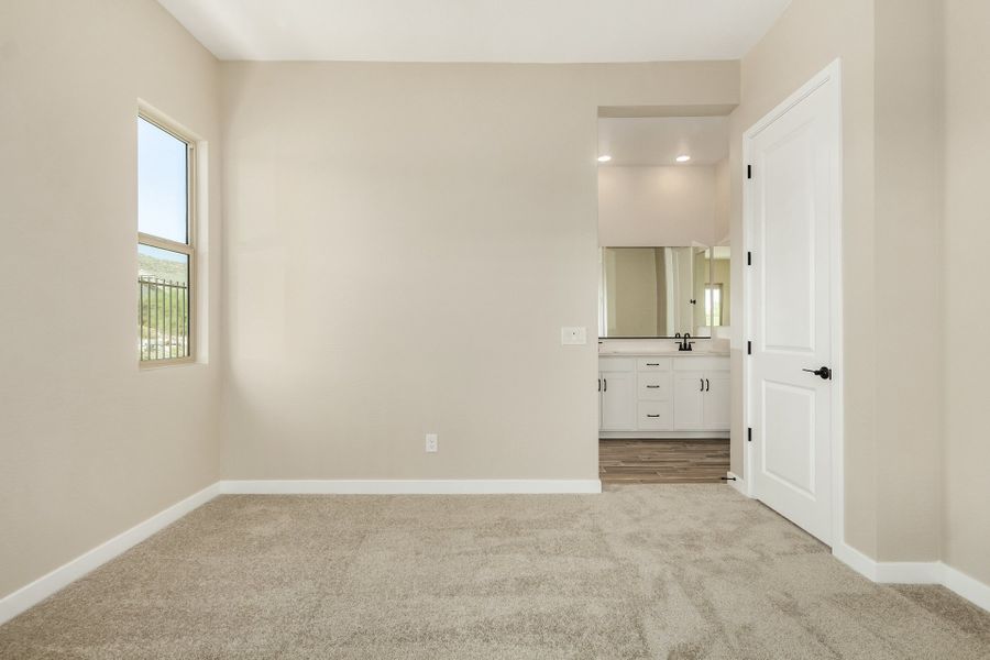 Spacious, unfurnished interior of a new home in Mira Vista at Victory, Buckeye (Image 10).