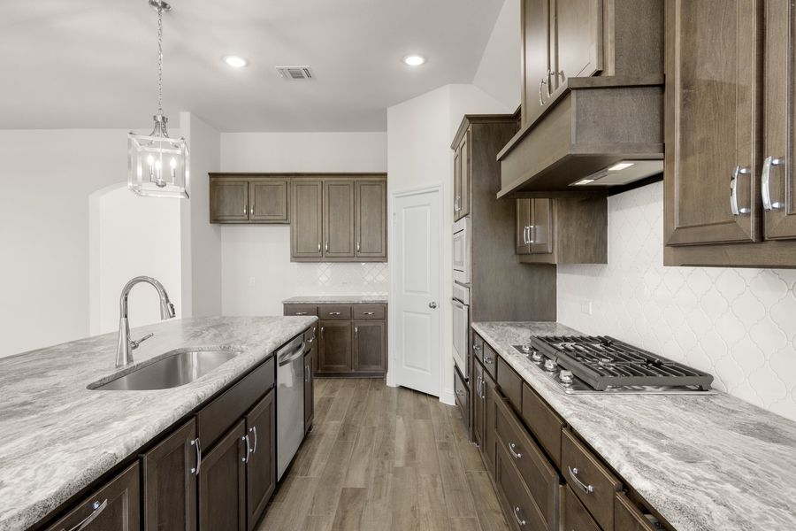 Furnished interior view inside a new home in Myrtle Creek, Waxahachie (Image 11).