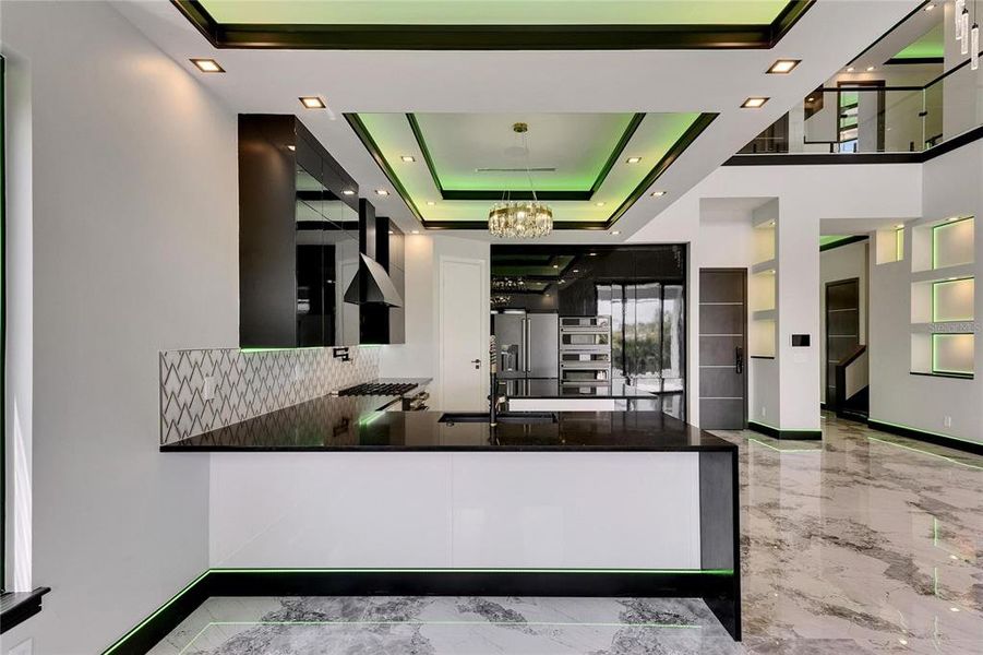 Spacious, unfurnished interior of a new home in , Apollo Beach (Image 65).