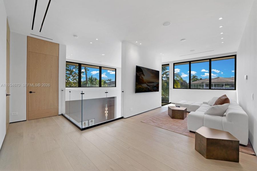 Furnished interior view inside a new home in , Fort Lauderdale (Image 12).