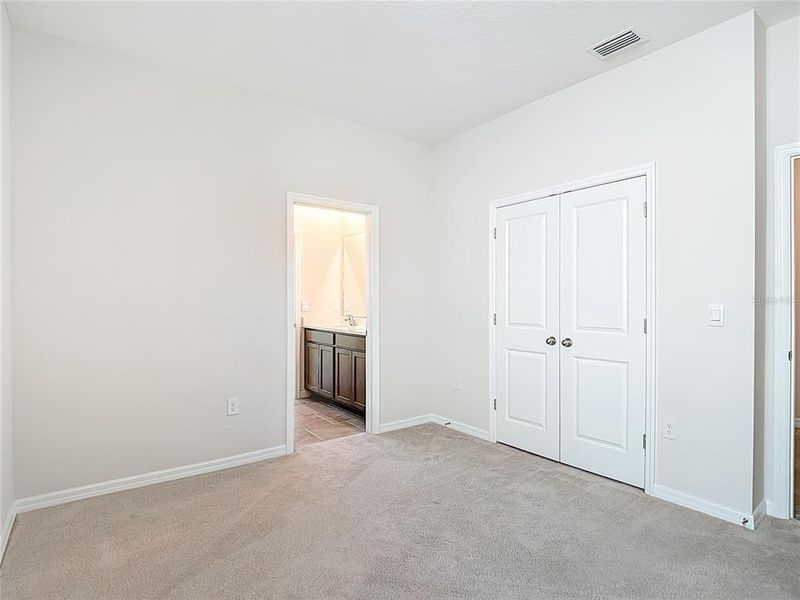 Spacious, unfurnished interior of a new home in Mirada, San Antonio (Image 24).