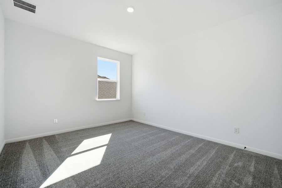 Spacious, unfurnished interior of a new home in Parkside on the River, Georgetown (Image 21).