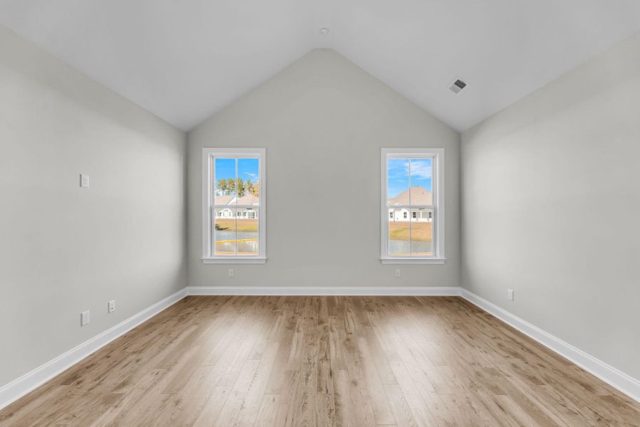 Spacious, unfurnished interior of a new home in , Summerville (Image 41).