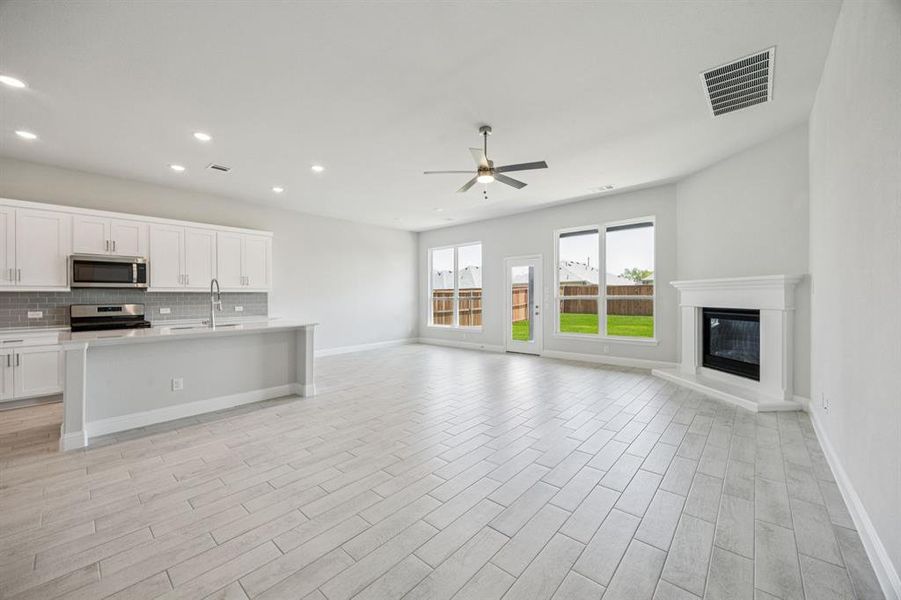 Spacious, unfurnished interior of a new home in Sicily, Princeton (Image 17).