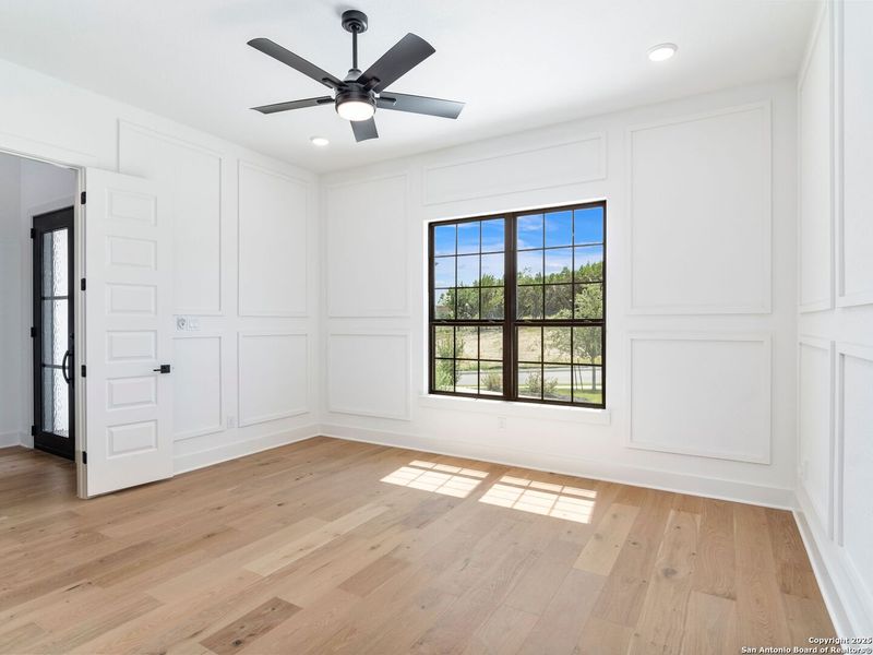 Spacious, unfurnished interior of a new home in Verandas at the Rim, San Antonio (Image 25).