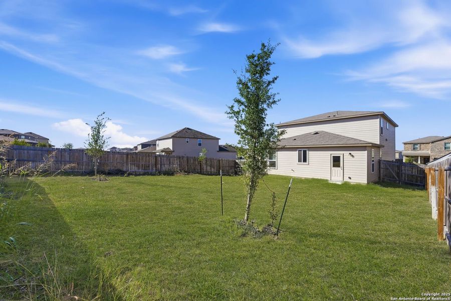 Exterior details and patio area of a home in Cinco Lakes, San Antonio (Image 4). Exterior details and patio area of a home in Cinco Lakes, San Antonio (Image 4).