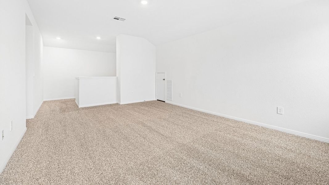 Spacious, unfurnished interior of a new home in Bar W Ranch, Leander (Image 32).