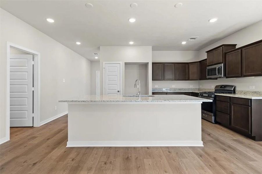 Furnished interior view inside a new home in Ladera Creek, Conroe (Image 6). Furnished interior view inside a new home in Ladera Creek, Conroe (Image 6).