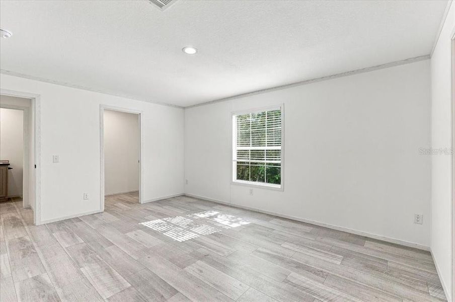 Spacious, unfurnished interior of a new home in , Zephyrhills (Image 29).