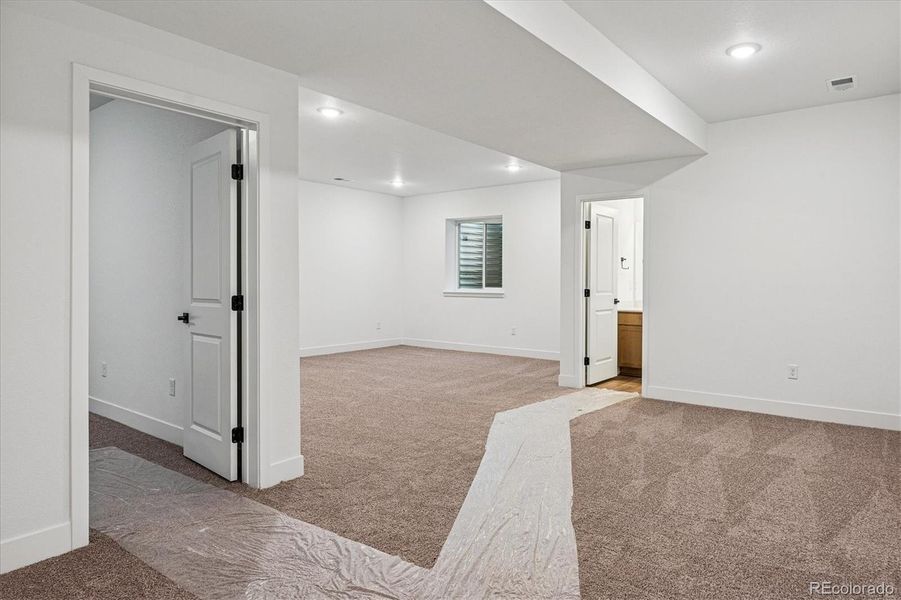 Spacious, unfurnished interior of a new home in The Summit at Meridian, Englewood (Image 21).