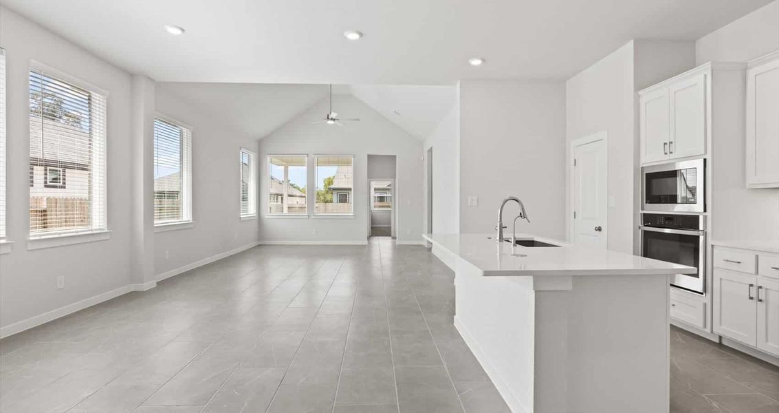 Spacious, unfurnished interior of a new home in Village at Three Oaks, Seguin (Image 12). Spacious, unfurnished interior of a new home in Village at Three Oaks, Seguin (Image 12).