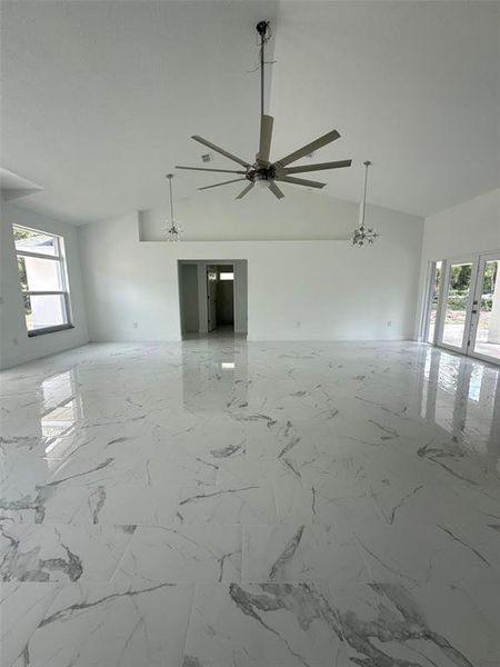 Spacious, unfurnished interior of a new home in , Ocala (Image 7).