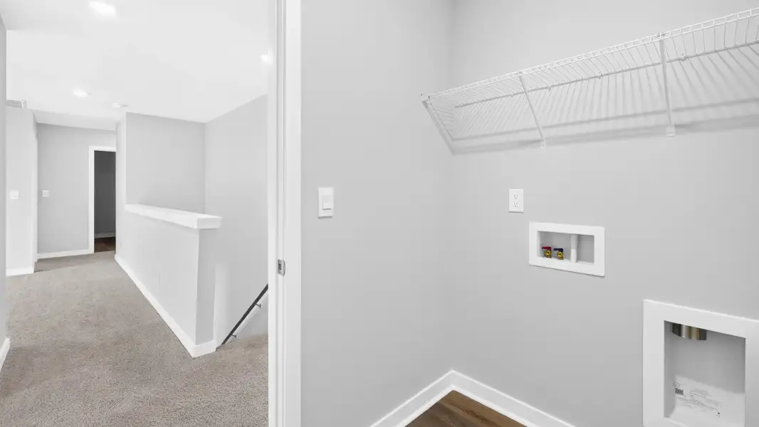 Spacious, unfurnished interior of a new home in Reedy Creek Preserve, Charlotte (Image 30).