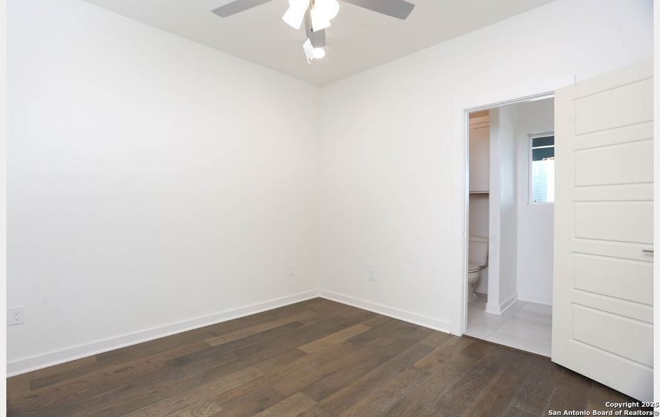 Spacious, unfurnished interior of a new home in , San Antonio (Image 10).