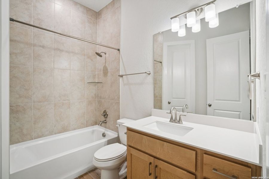 Furnished interior view inside a new home in Meyer Ranch, New Braunfels (Image 6).