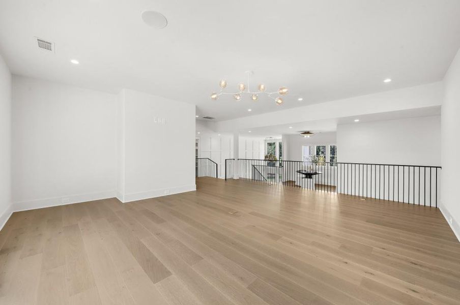 Spacious, unfurnished interior of a new home in , Alpharetta (Image 65).