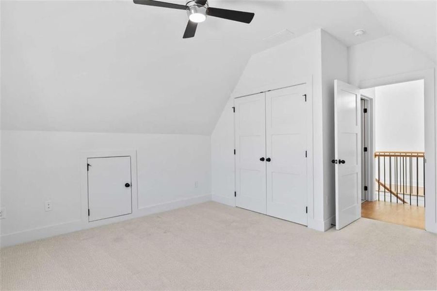 Spacious, unfurnished interior of a new home in , Peachtree City (Image 14).